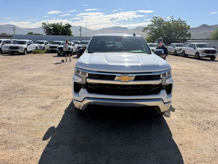 2023 CHEVROLET Silverado LT - Image 8
