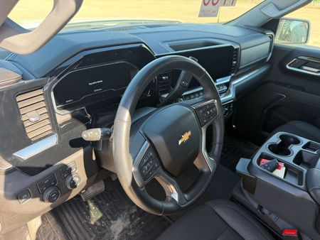 2023 CHEVROLET Silverado LT - Image 10