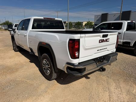 2024 GMC Sierra HD SLE - Image 3