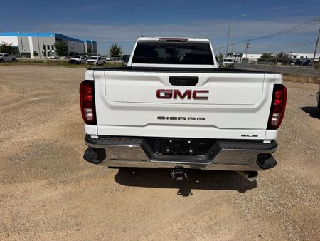 2024 GMC Sierra HD SLE - Image 4