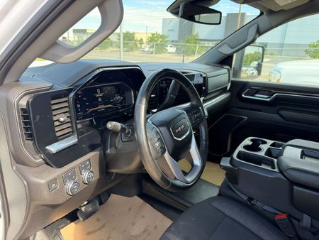 2024 GMC Sierra HD SLE - Image 11