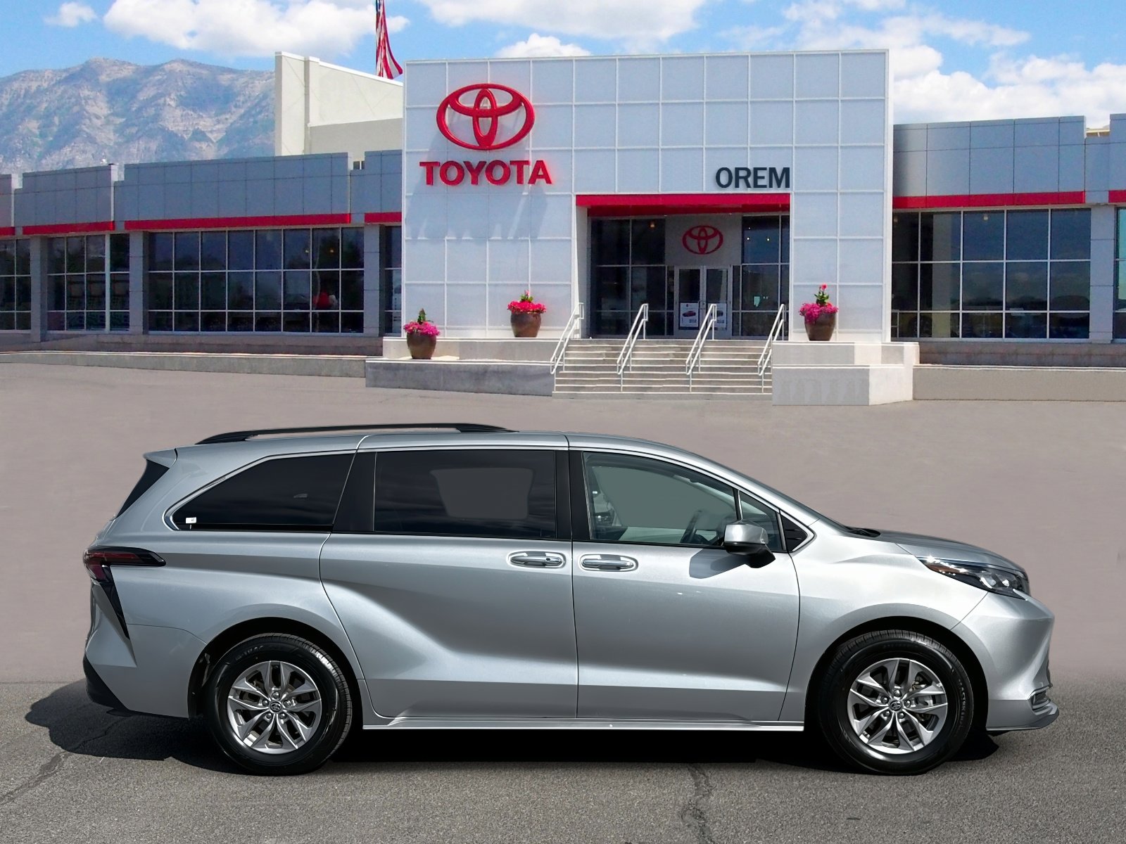 2024 Toyota Sienna - Image 3