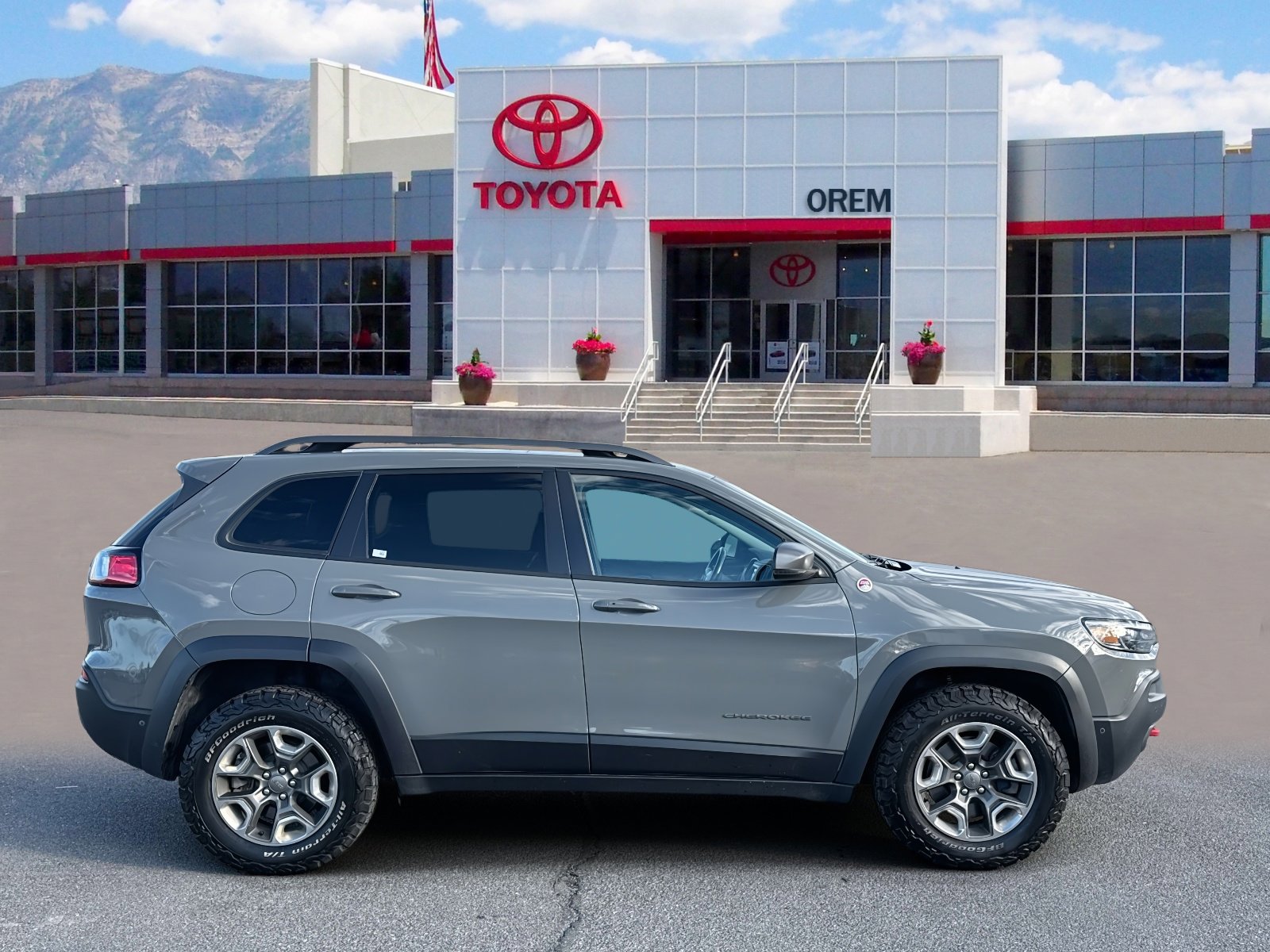 2019 Jeep Cherokee - Image 3