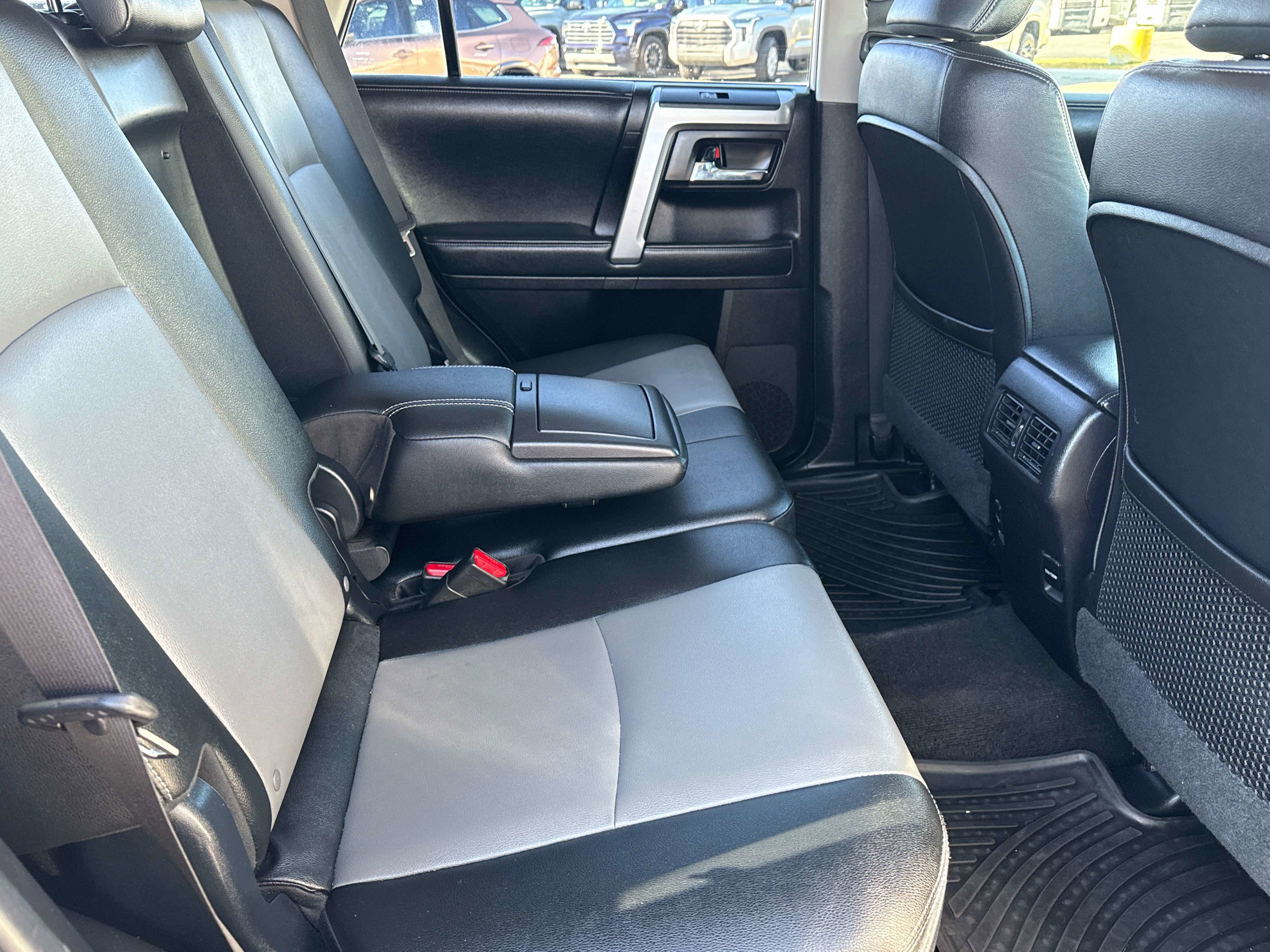 2015 Toyota 4Runner - Image 17