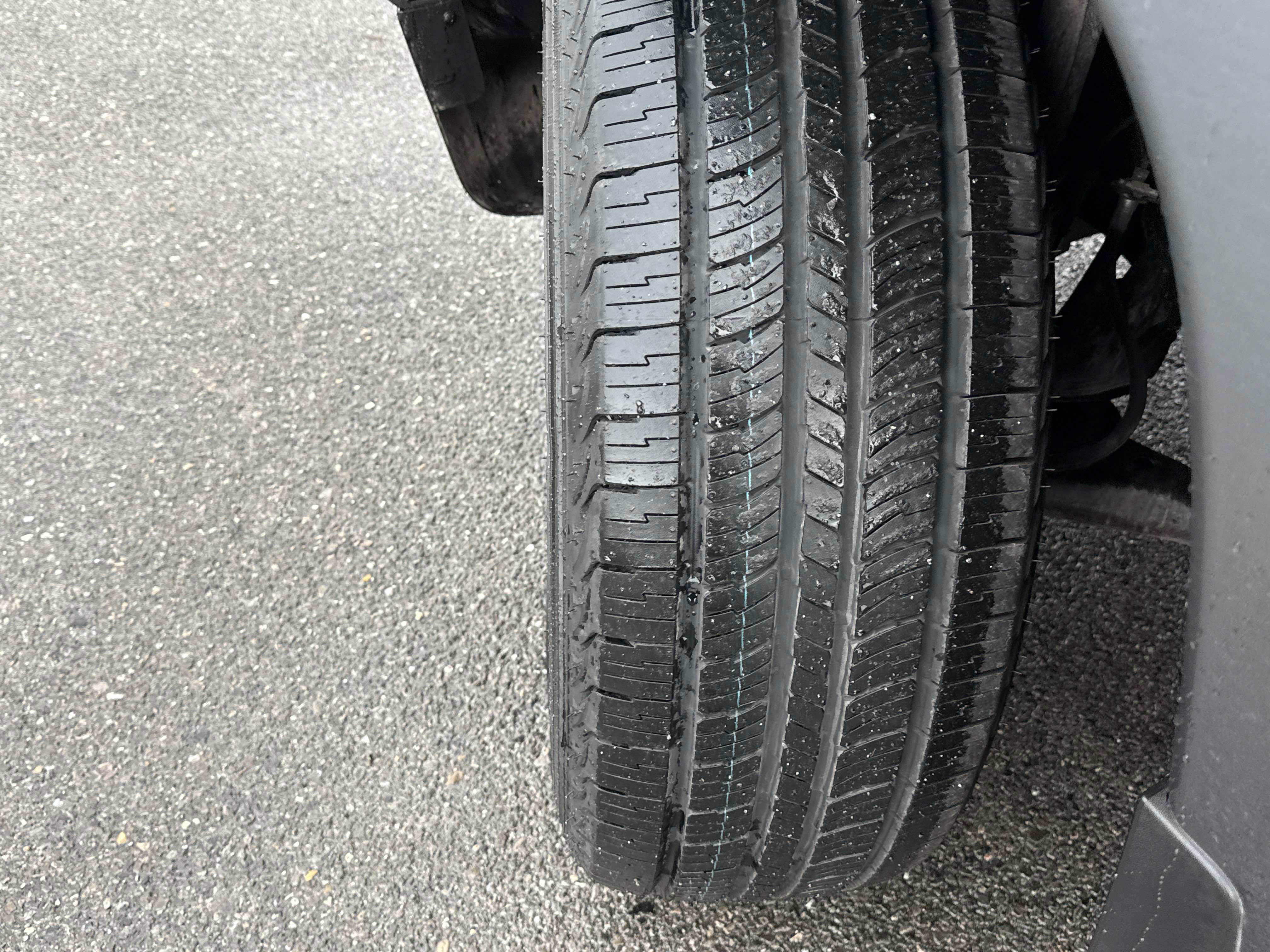 2022 Nissan Frontier - Image 8