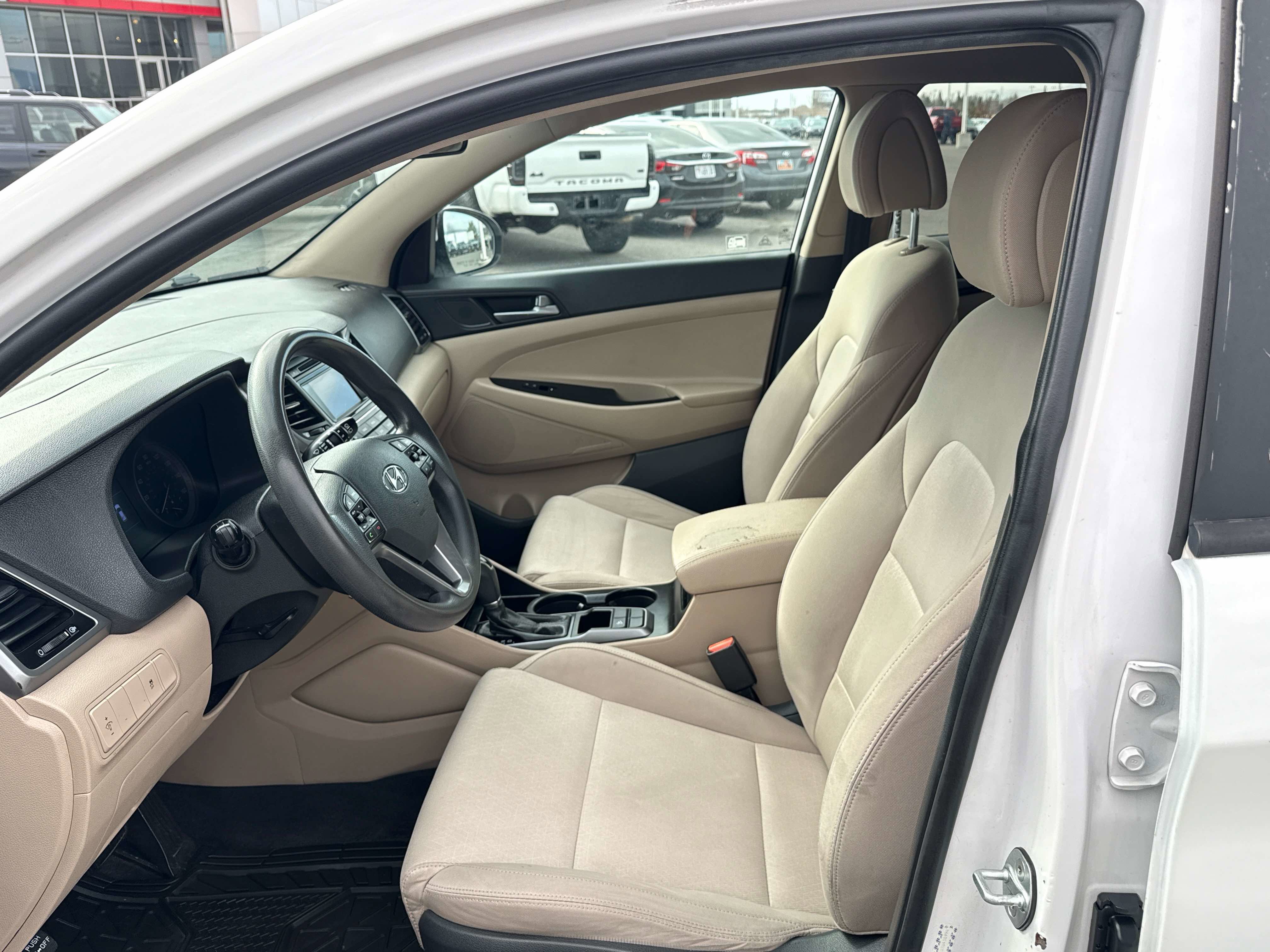 2017 Hyundai Tucson - Image 11