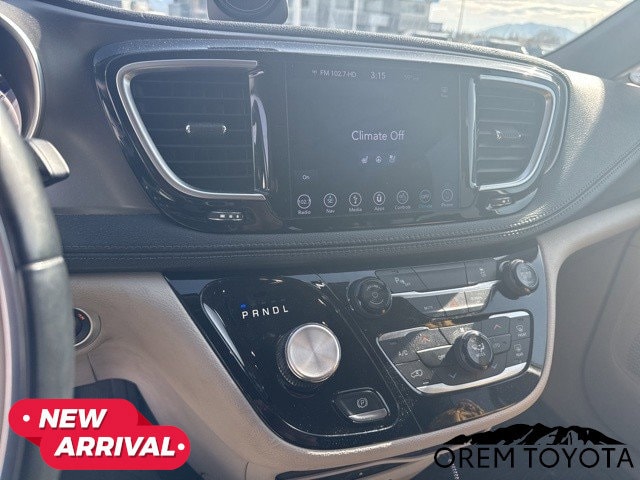 2018 Chrysler Pacifica - Image 18