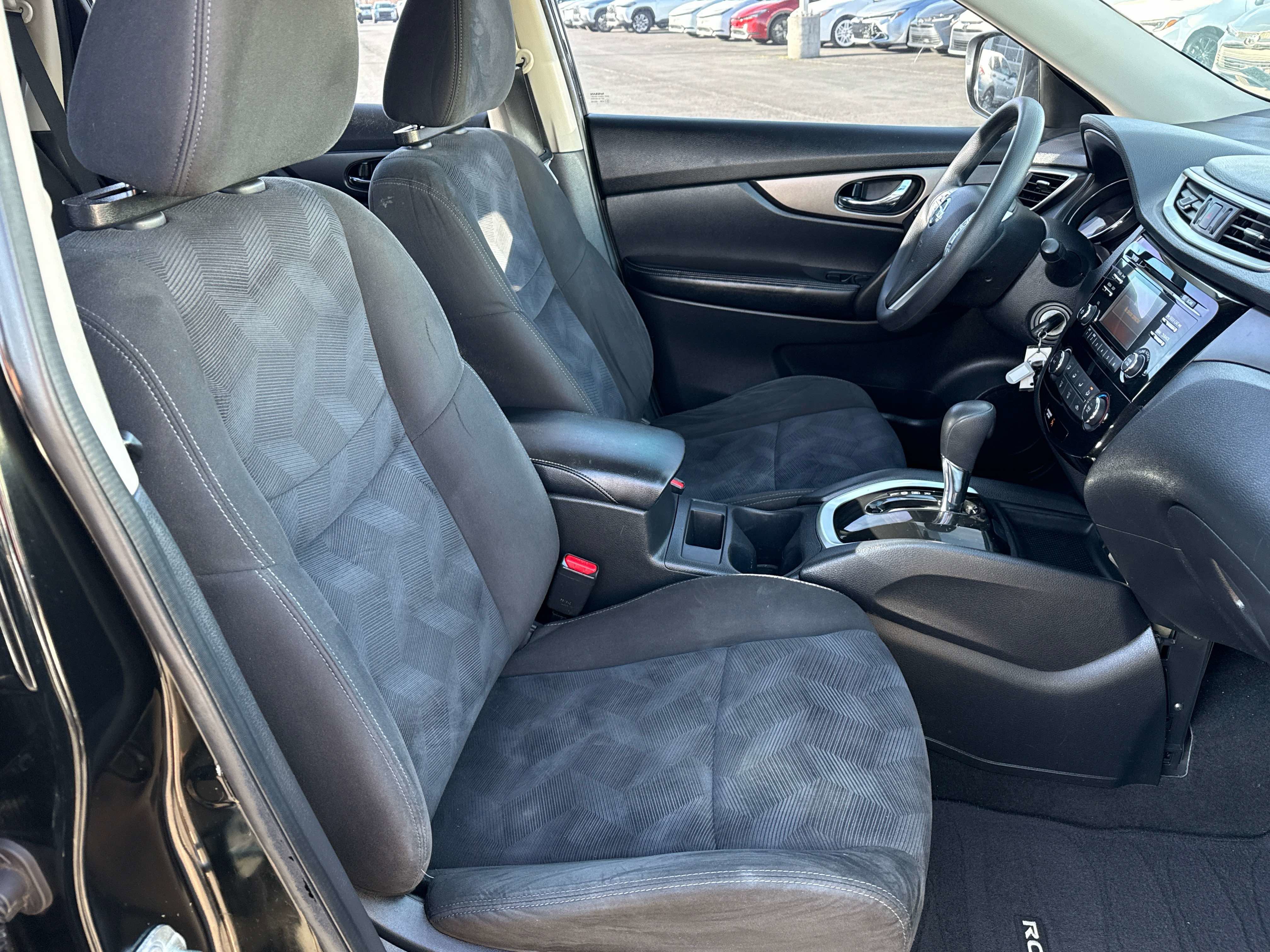 2015 Nissan Rogue - Image 17