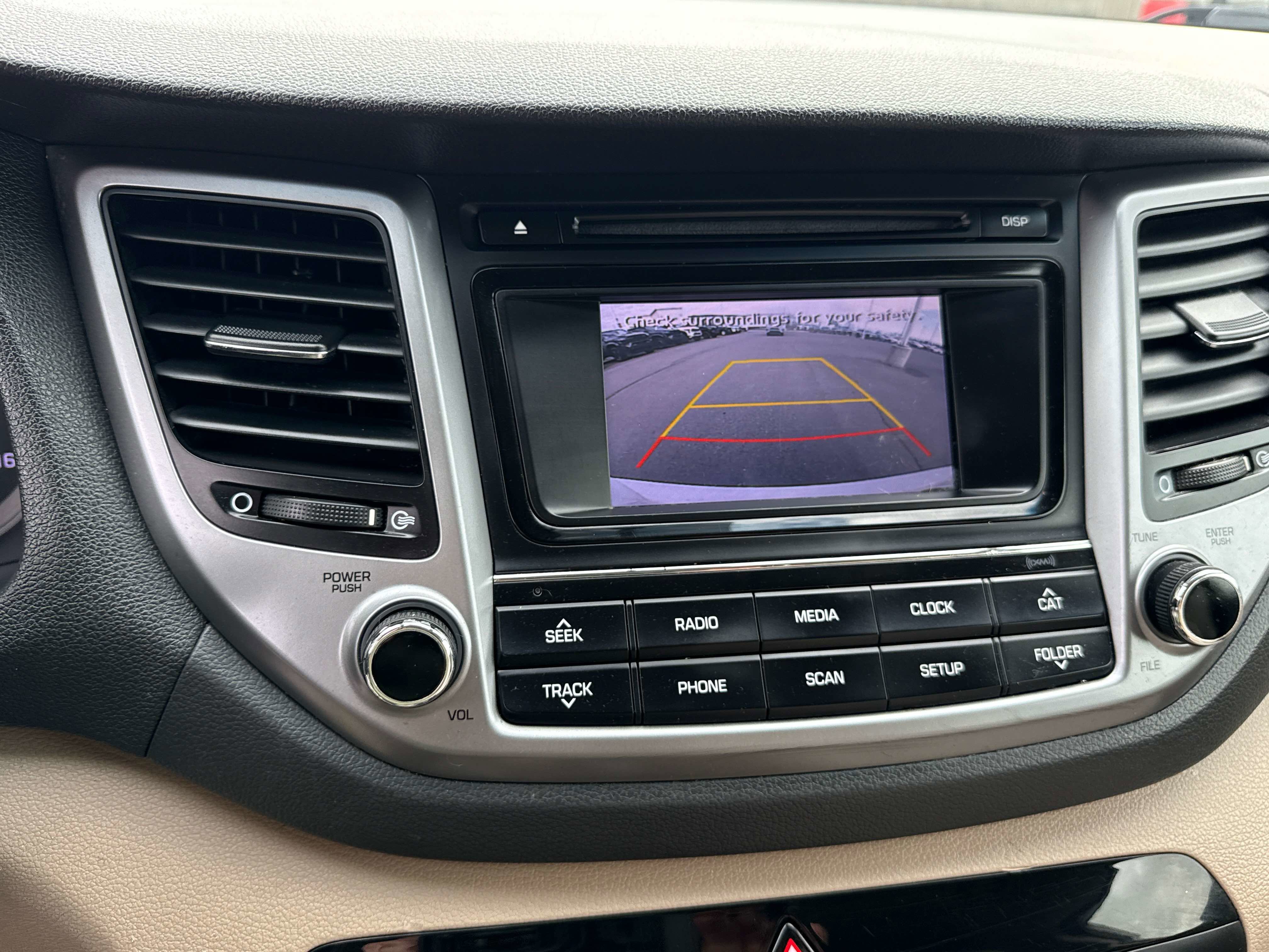 2017 Hyundai Tucson - Image 22