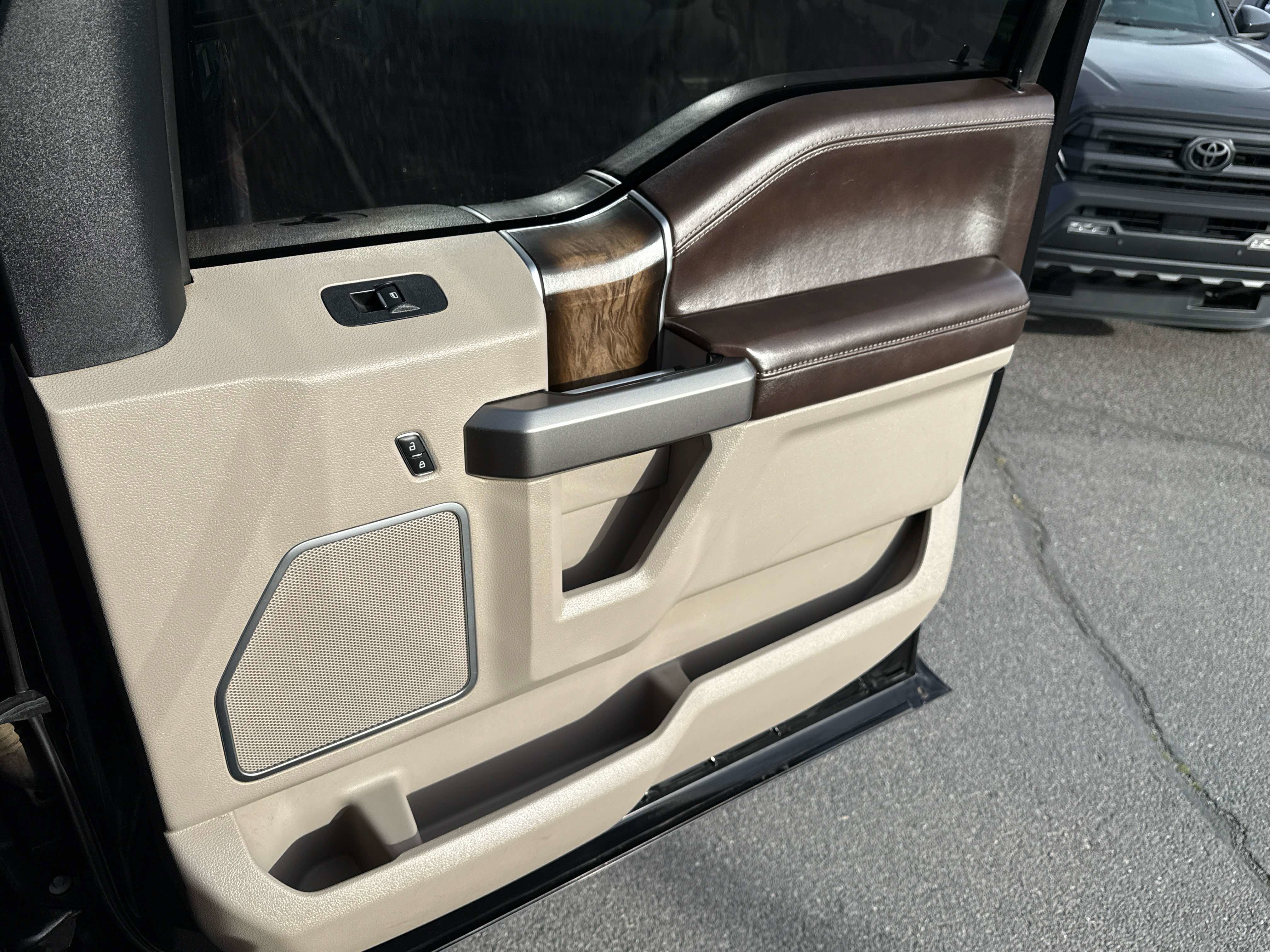 2019 Ford Super Duty F-250 SRW - Image 22