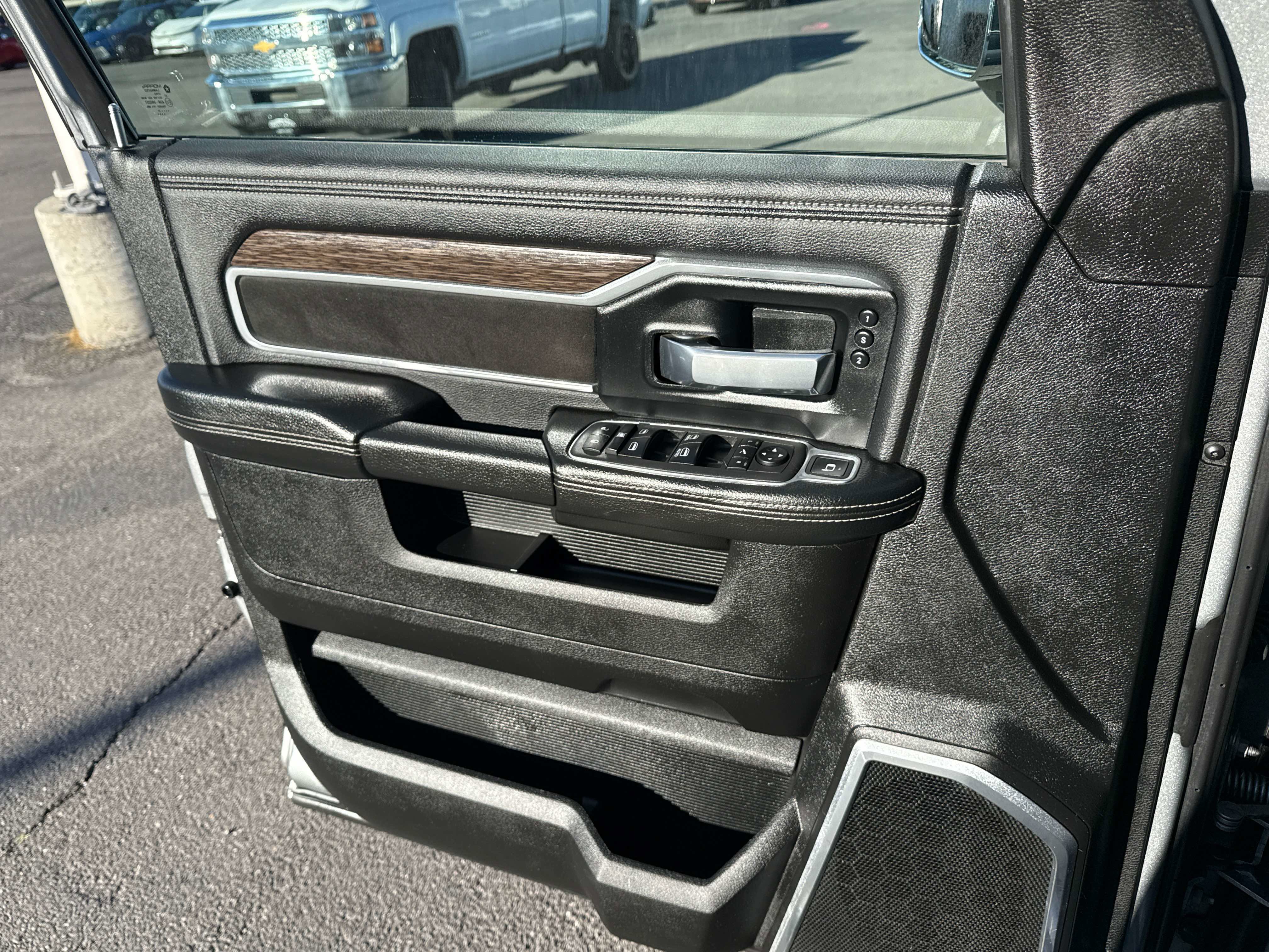 2021 RAM 2500 - Image 12