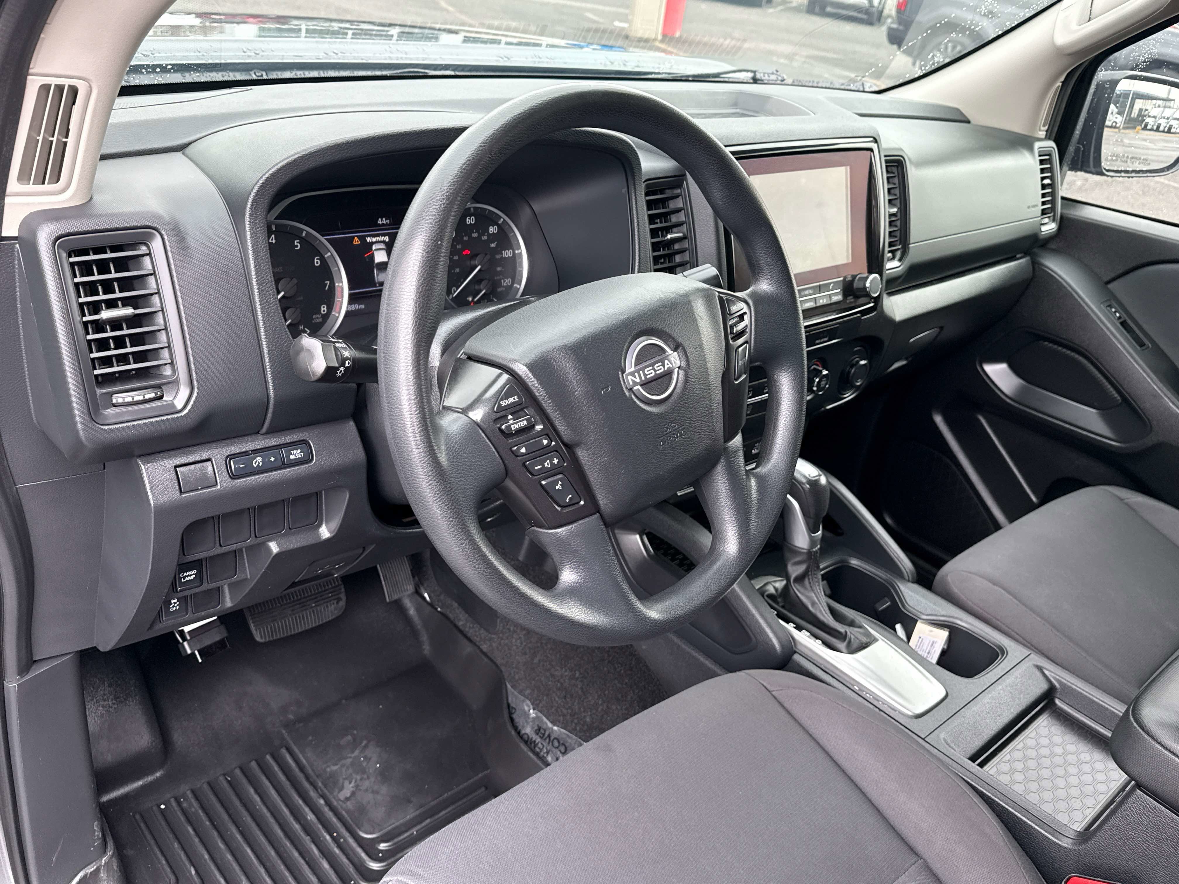 2022 Nissan Frontier - Image 10