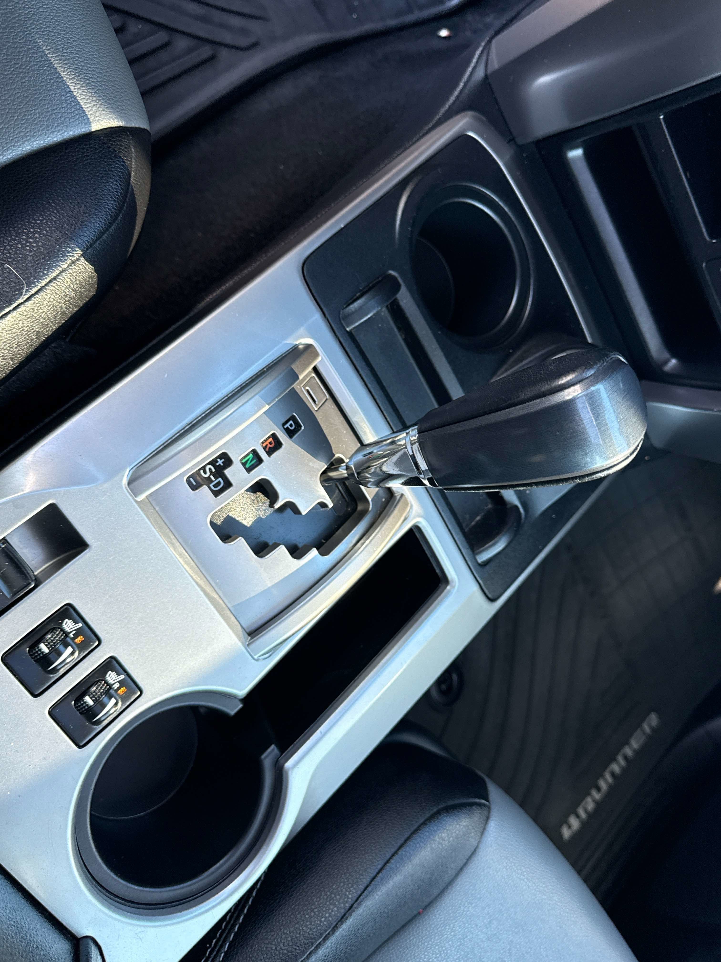 2015 Toyota 4Runner - Image 21