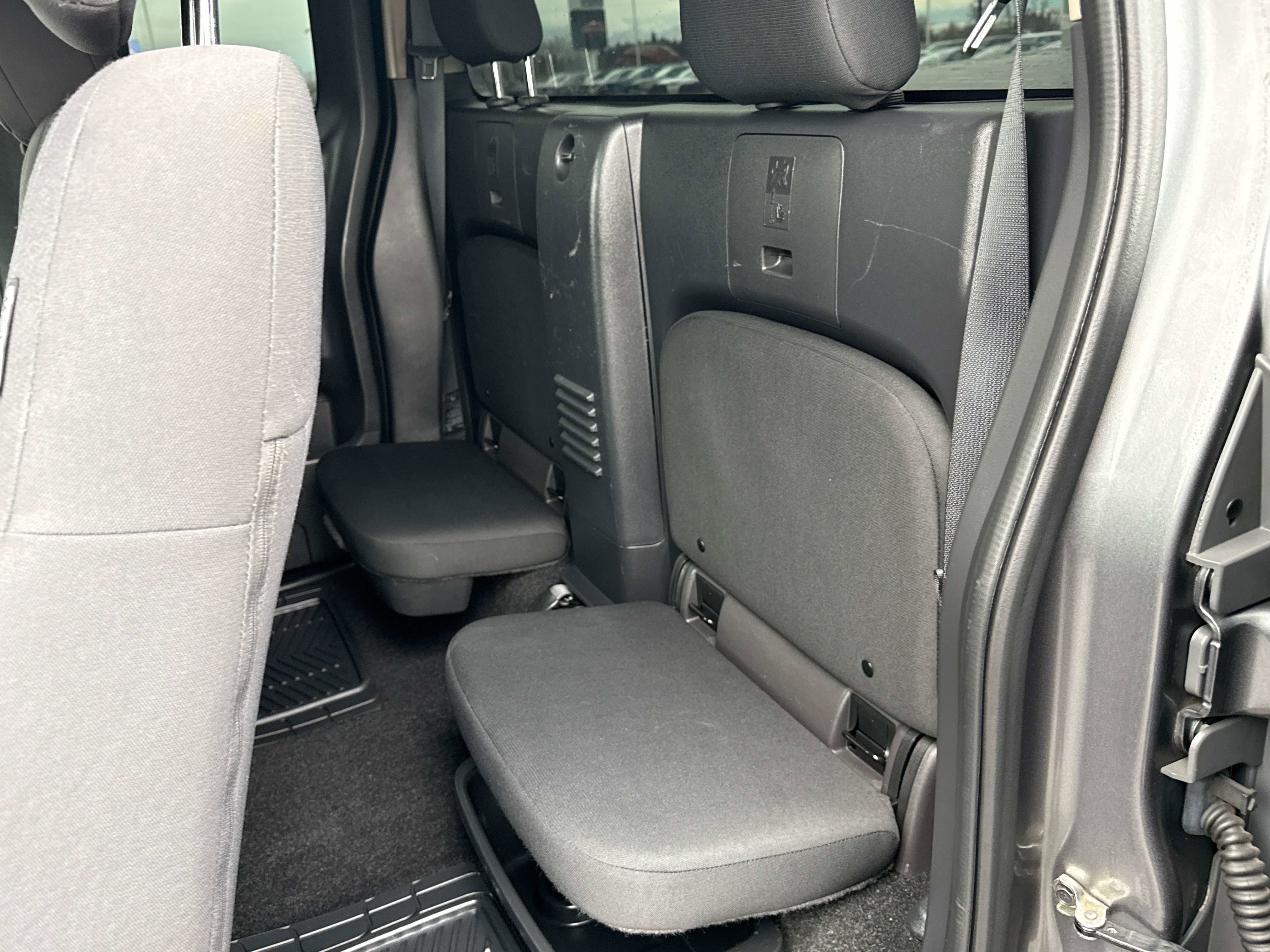 2022 Nissan Frontier - Image 13