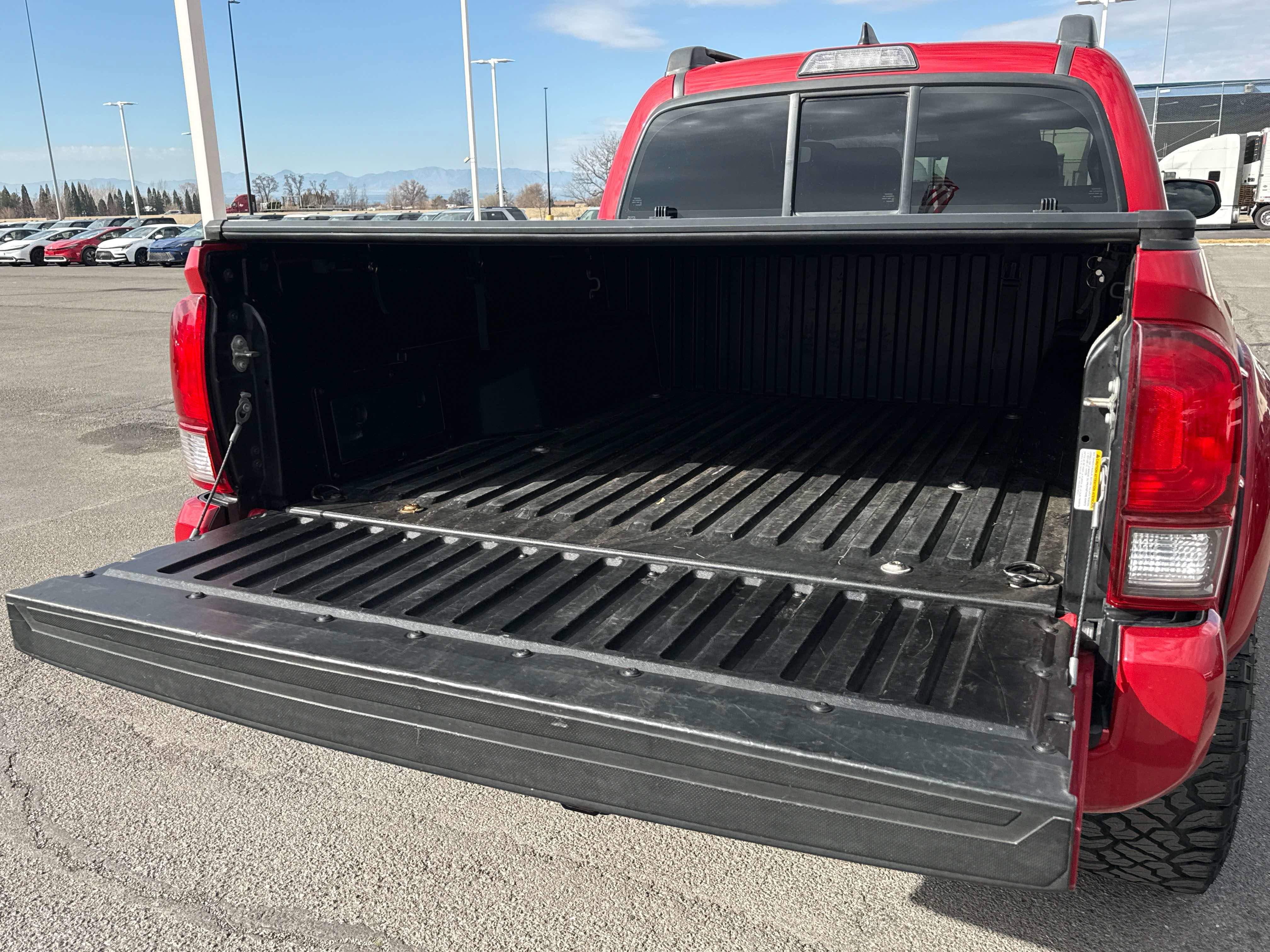 2018 Toyota Tacoma - Image 15