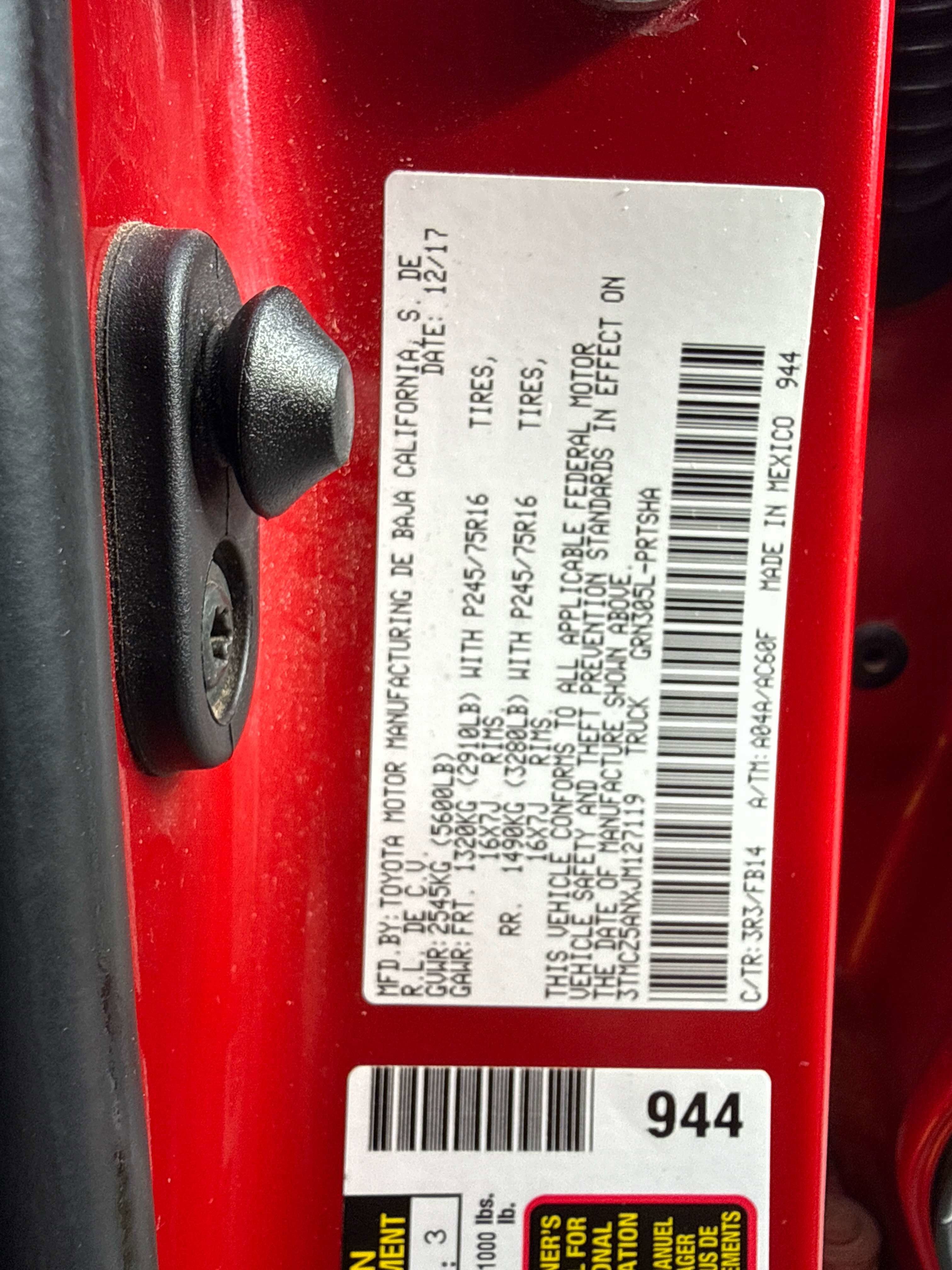 2018 Toyota Tacoma - Image 27