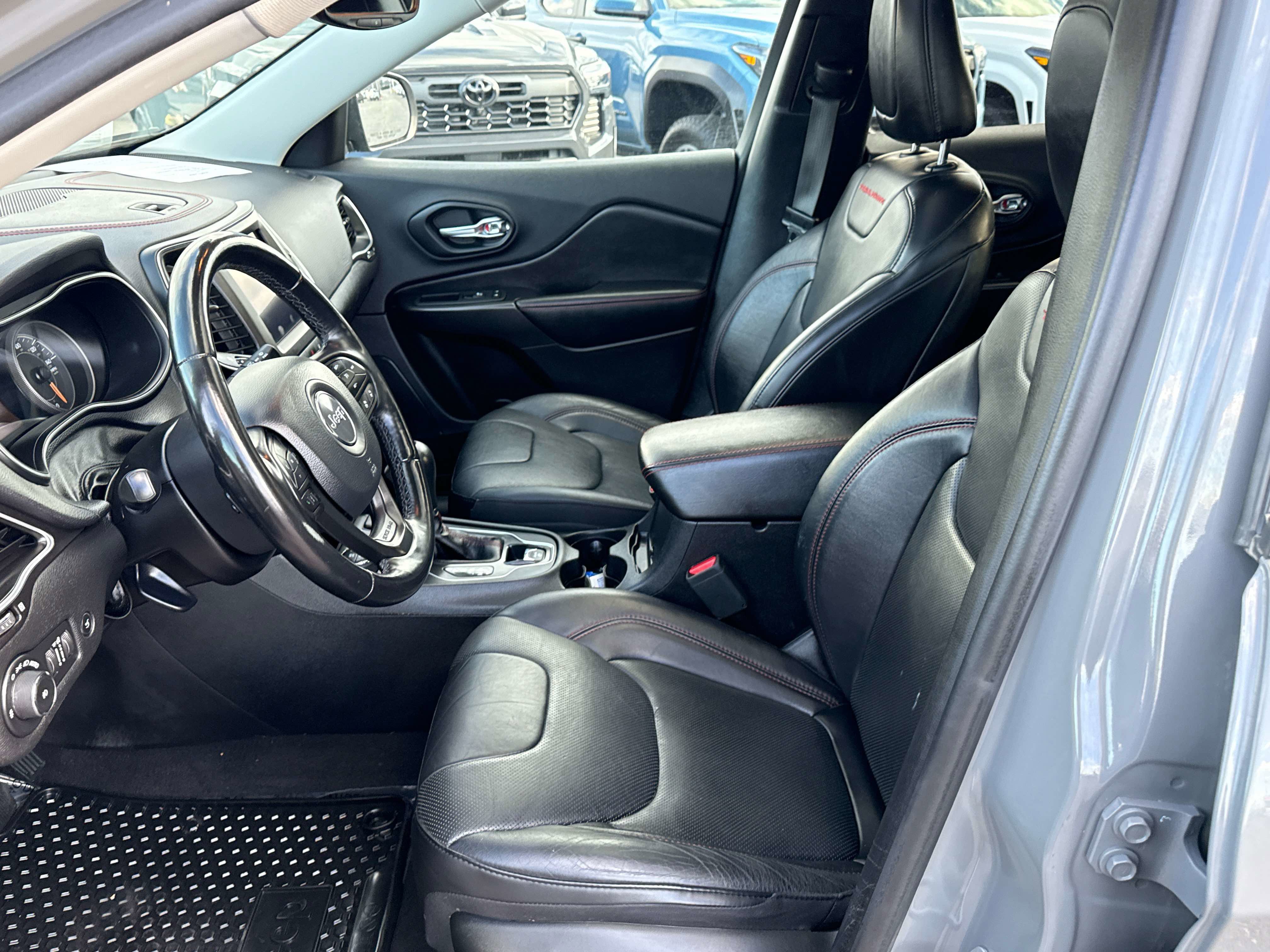 2019 Jeep Cherokee - Image 10