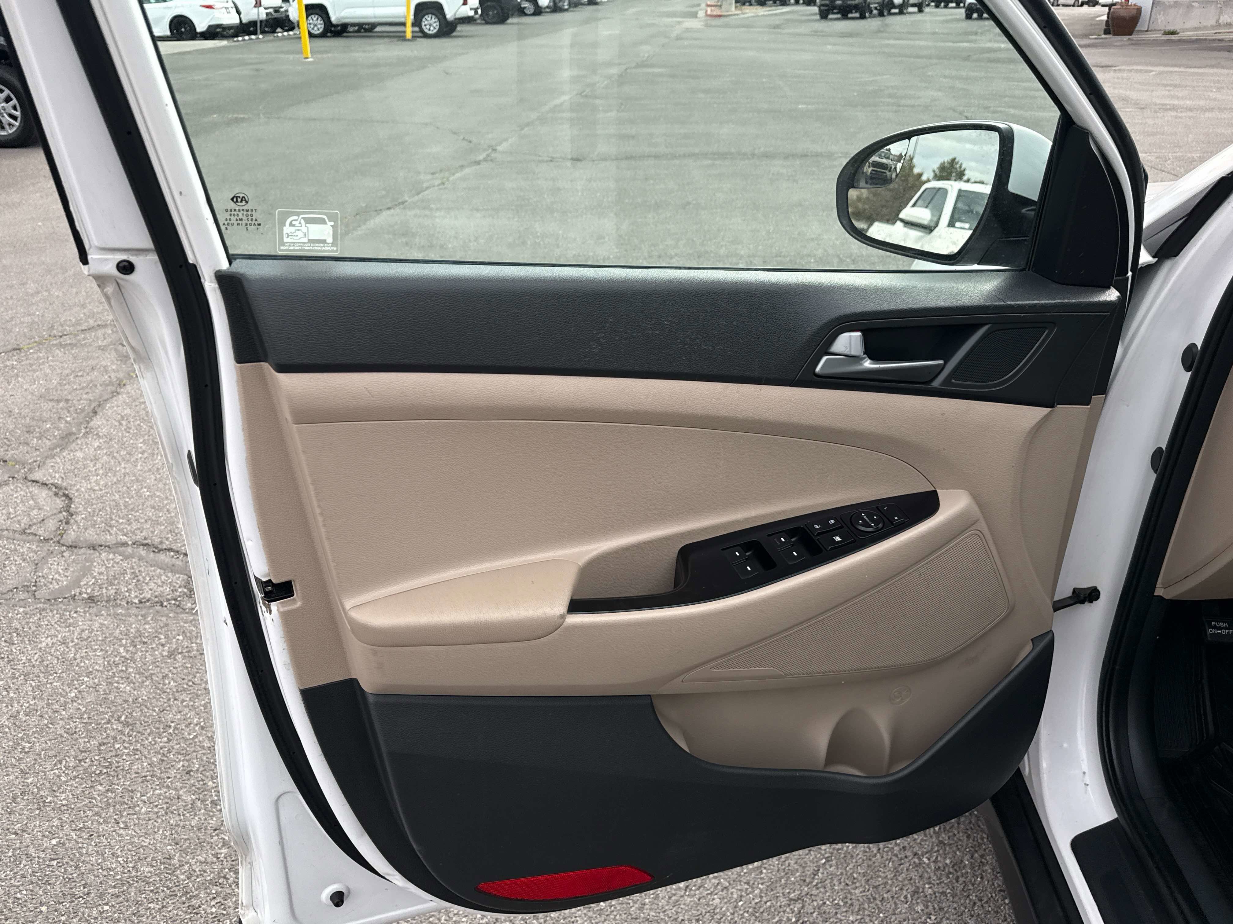 2017 Hyundai Tucson - Image 12