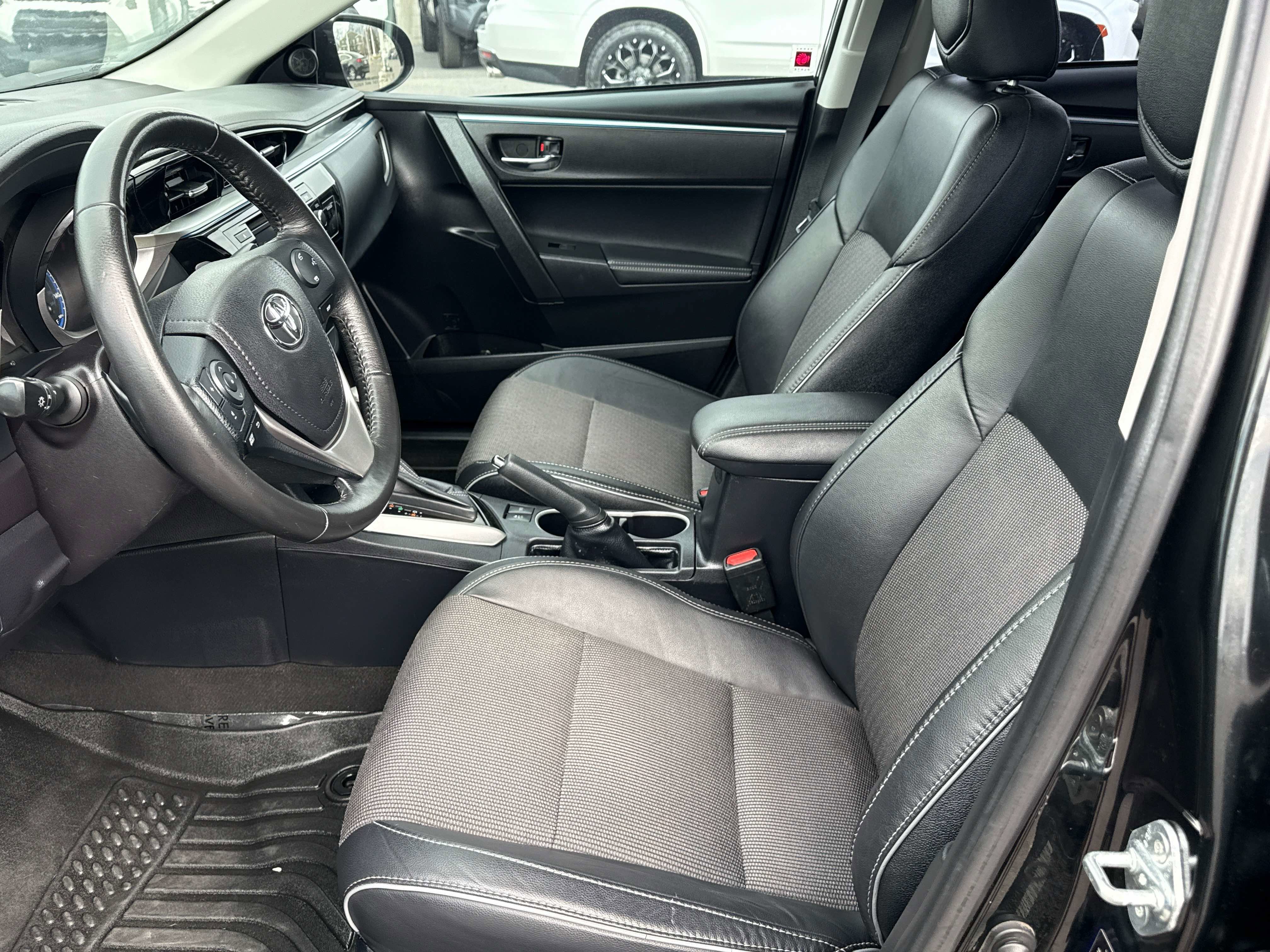 2016 Toyota Corolla - Image 11