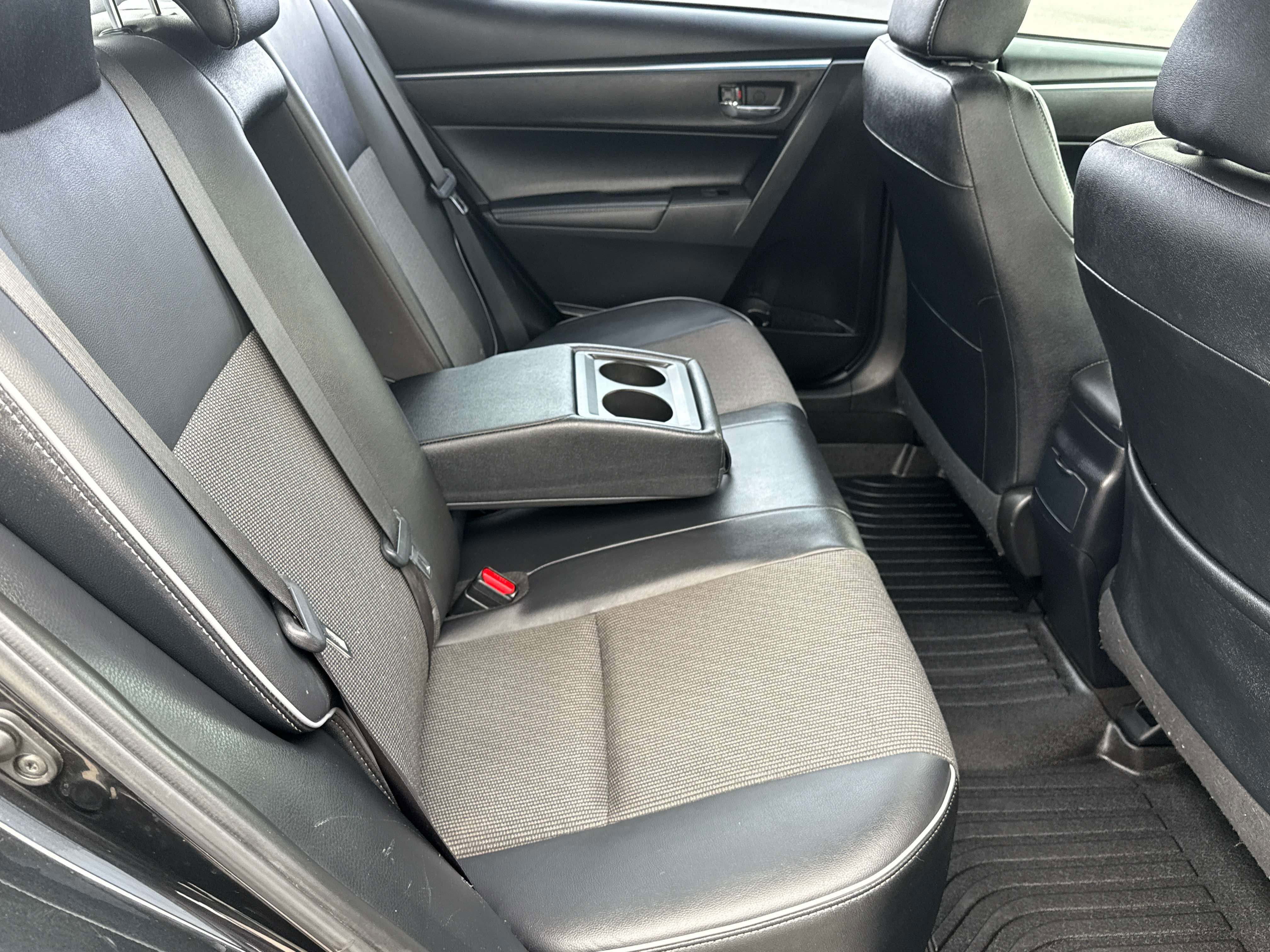 2016 Toyota Corolla - Image 16