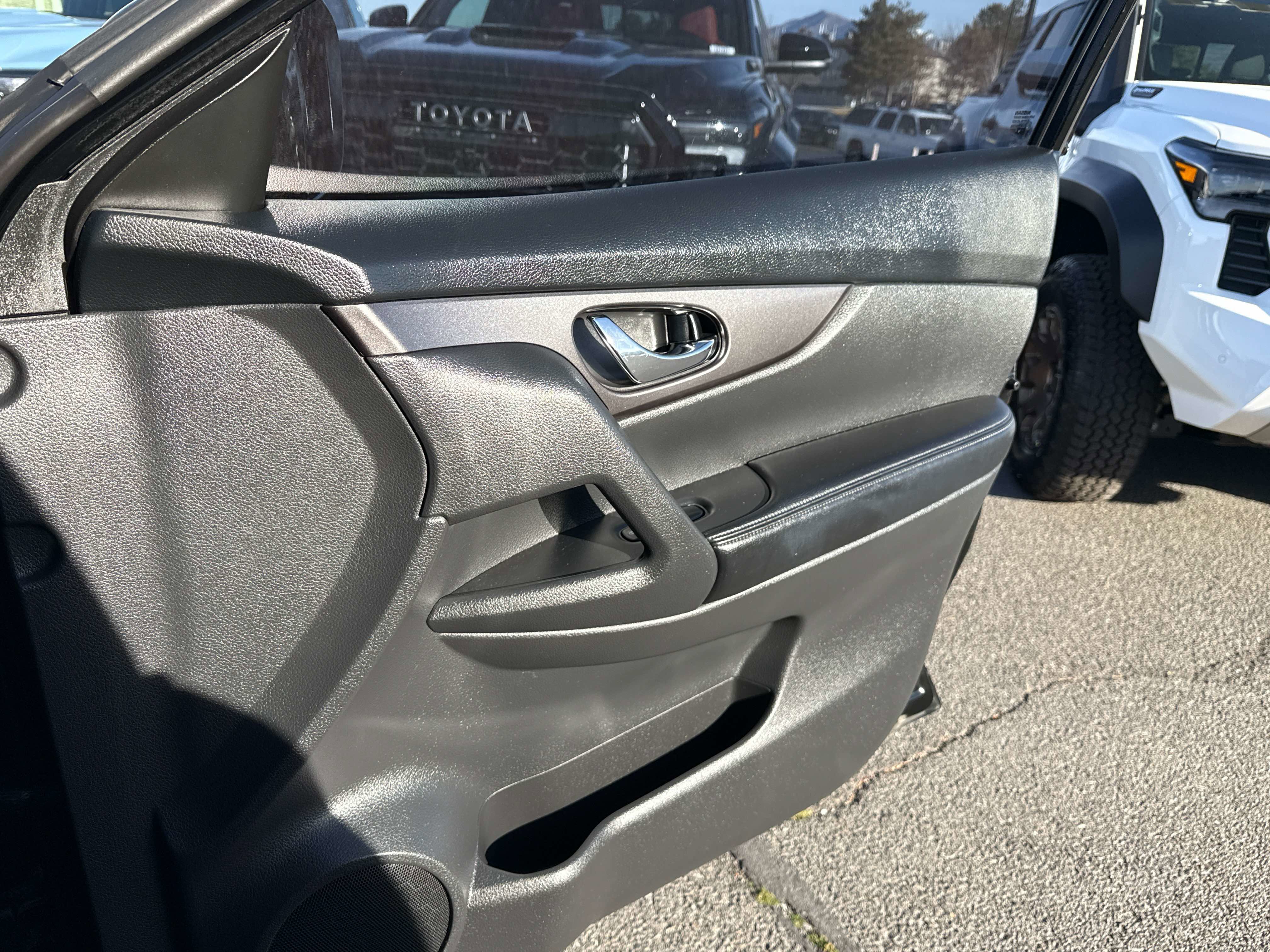 2015 Nissan Rogue - Image 19