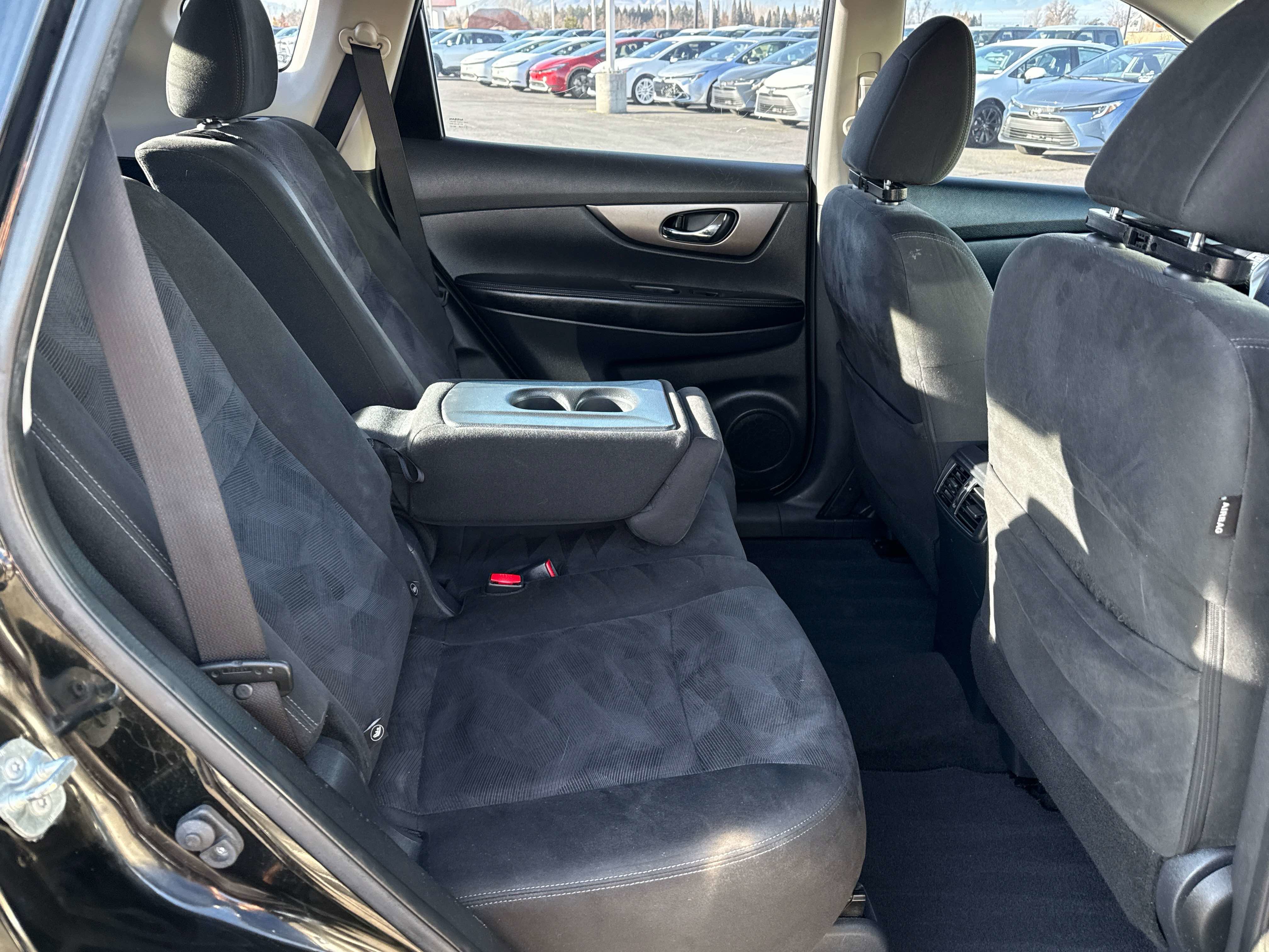 2015 Nissan Rogue - Image 16