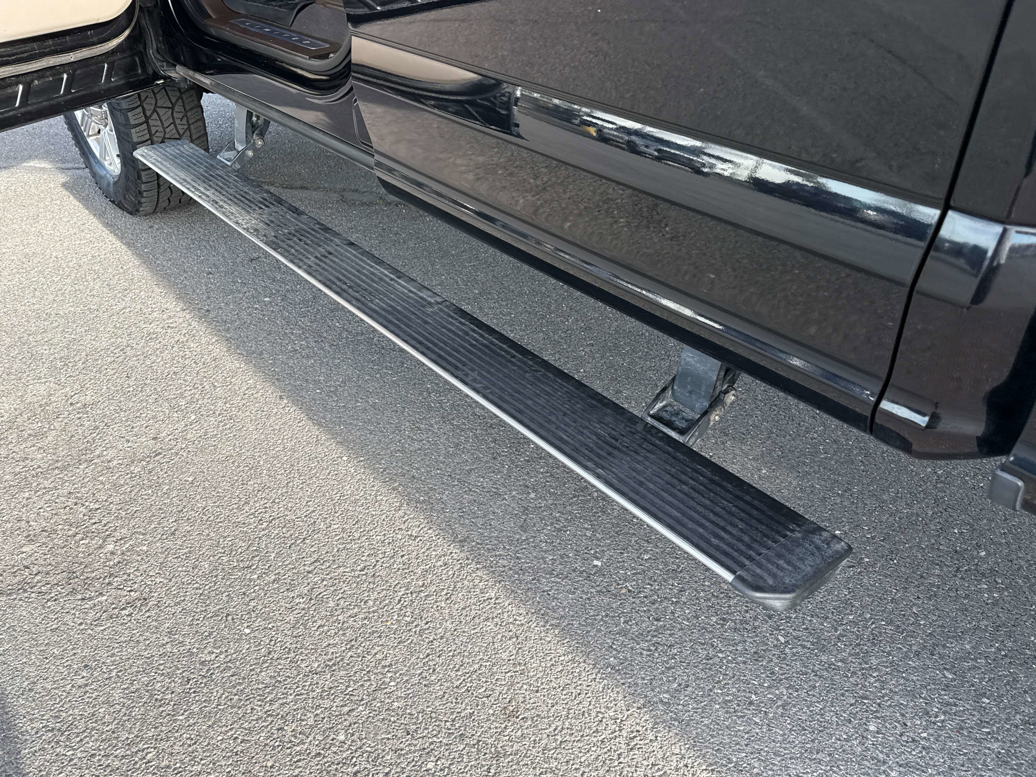 2019 Ford Super Duty F-250 SRW - Image 23