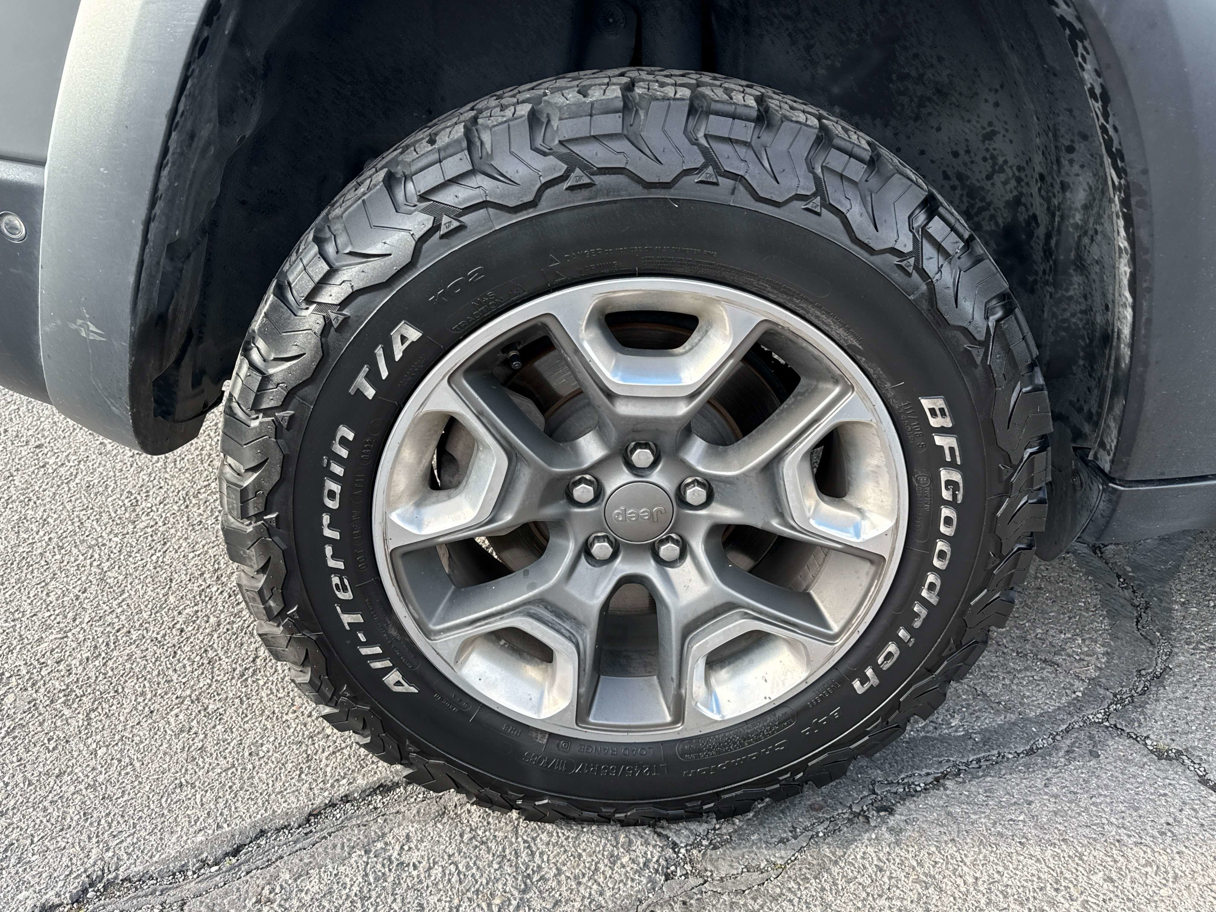 2019 Jeep Cherokee - Image 19