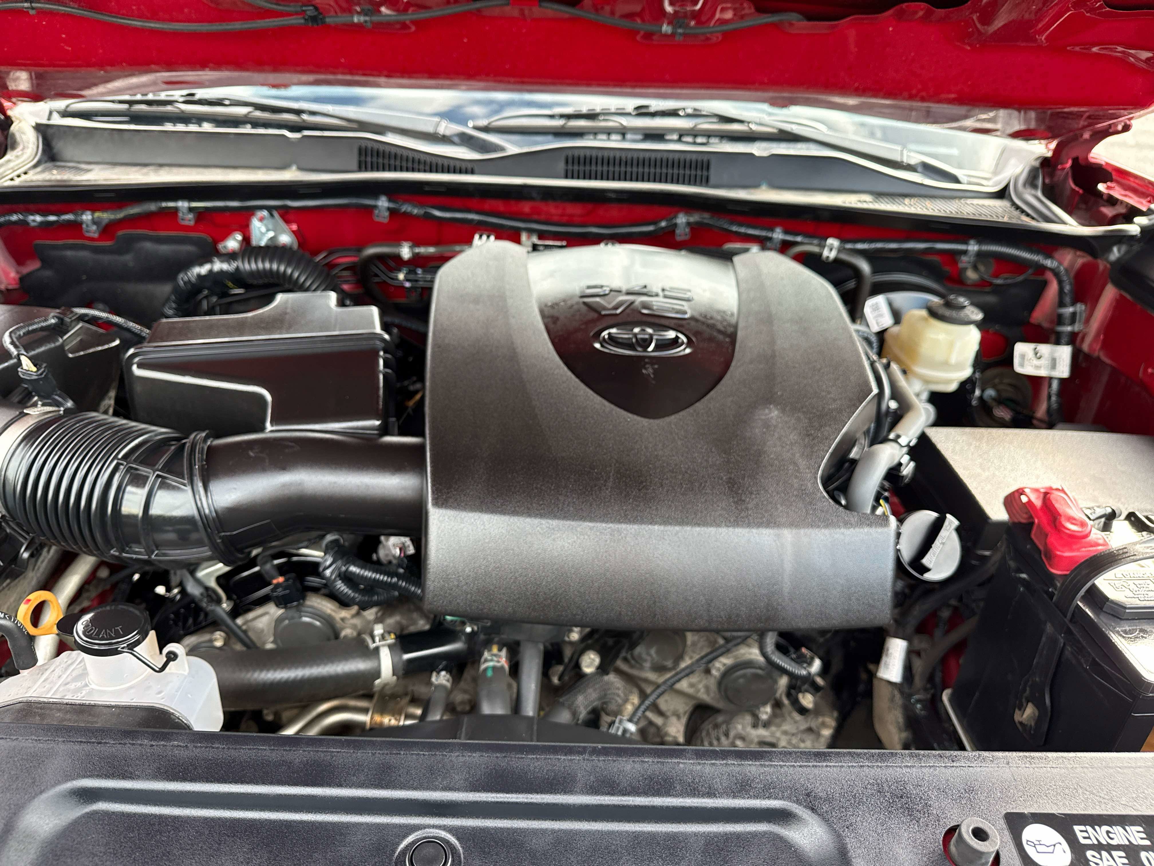 2018 Toyota Tacoma - Image 9