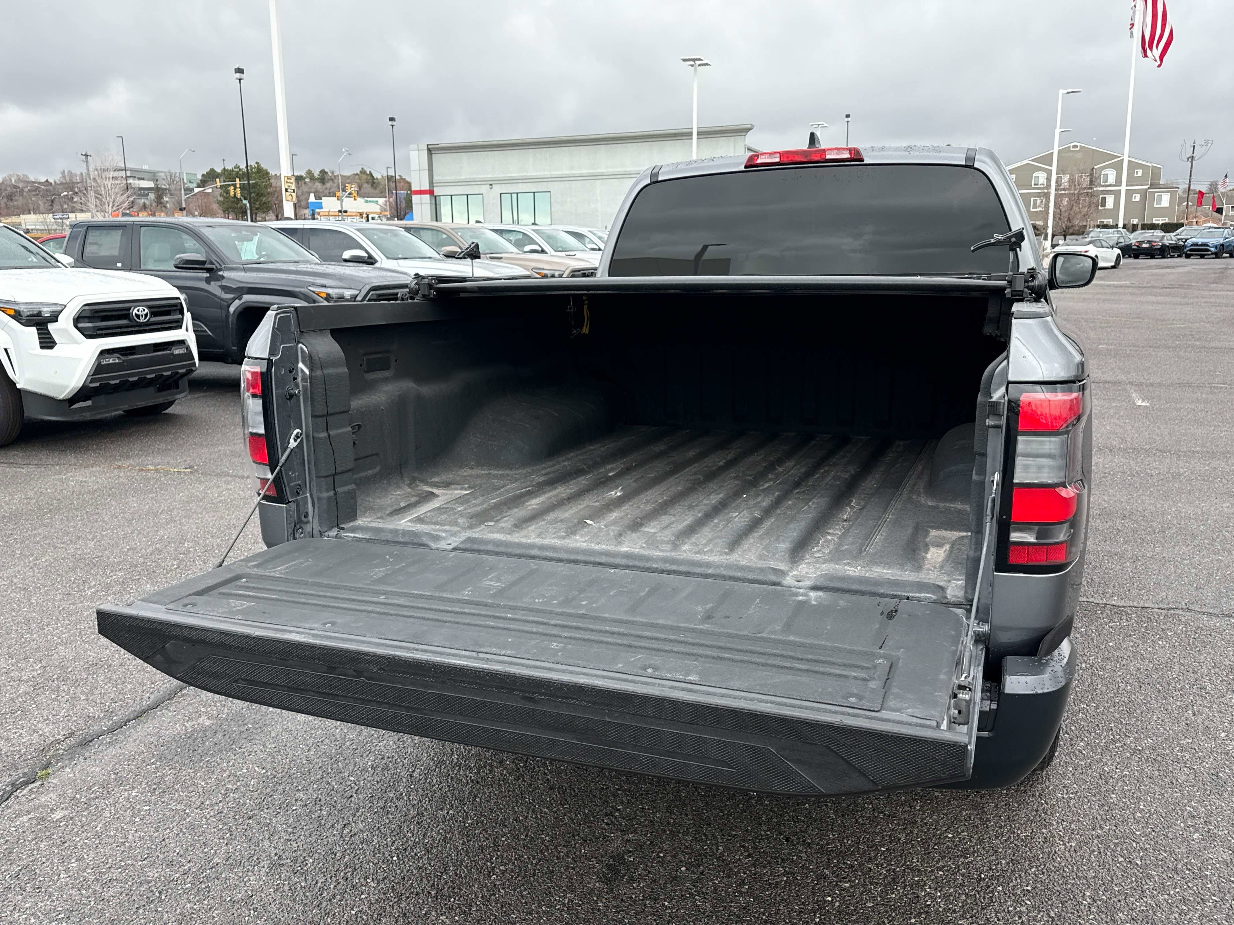 2022 Nissan Frontier - Image 16