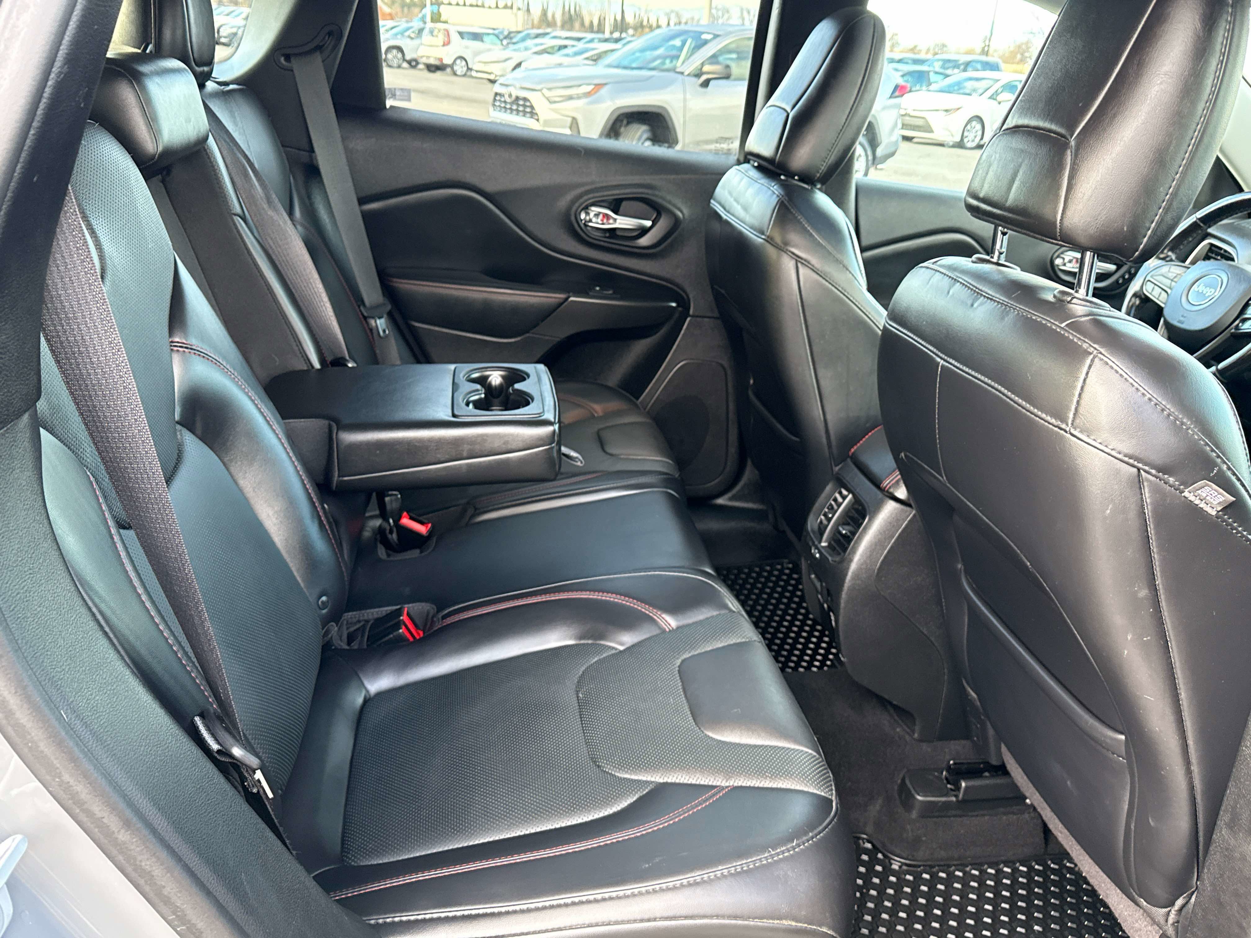 2019 Jeep Cherokee - Image 15