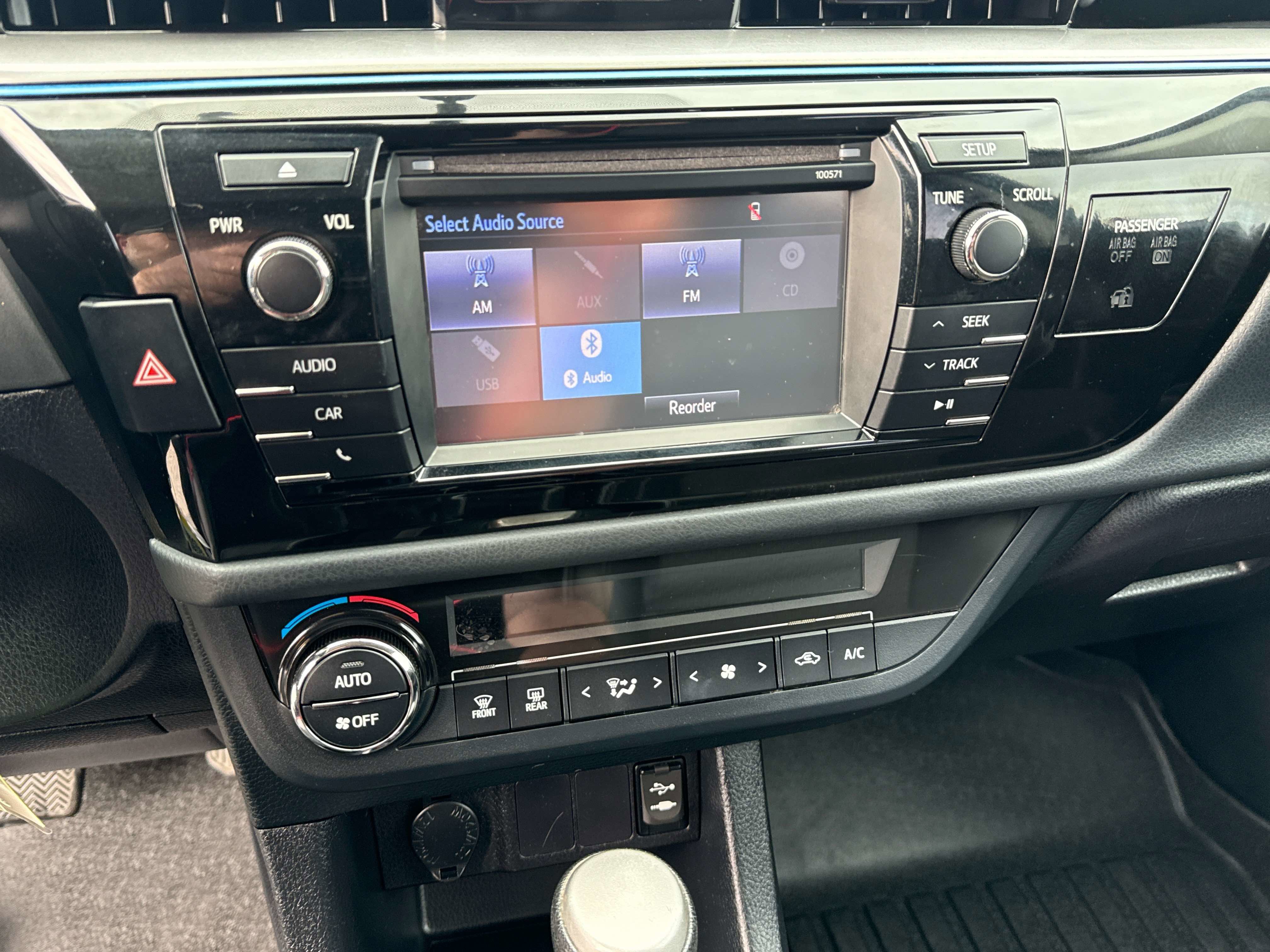 2016 Toyota Corolla - Image 21