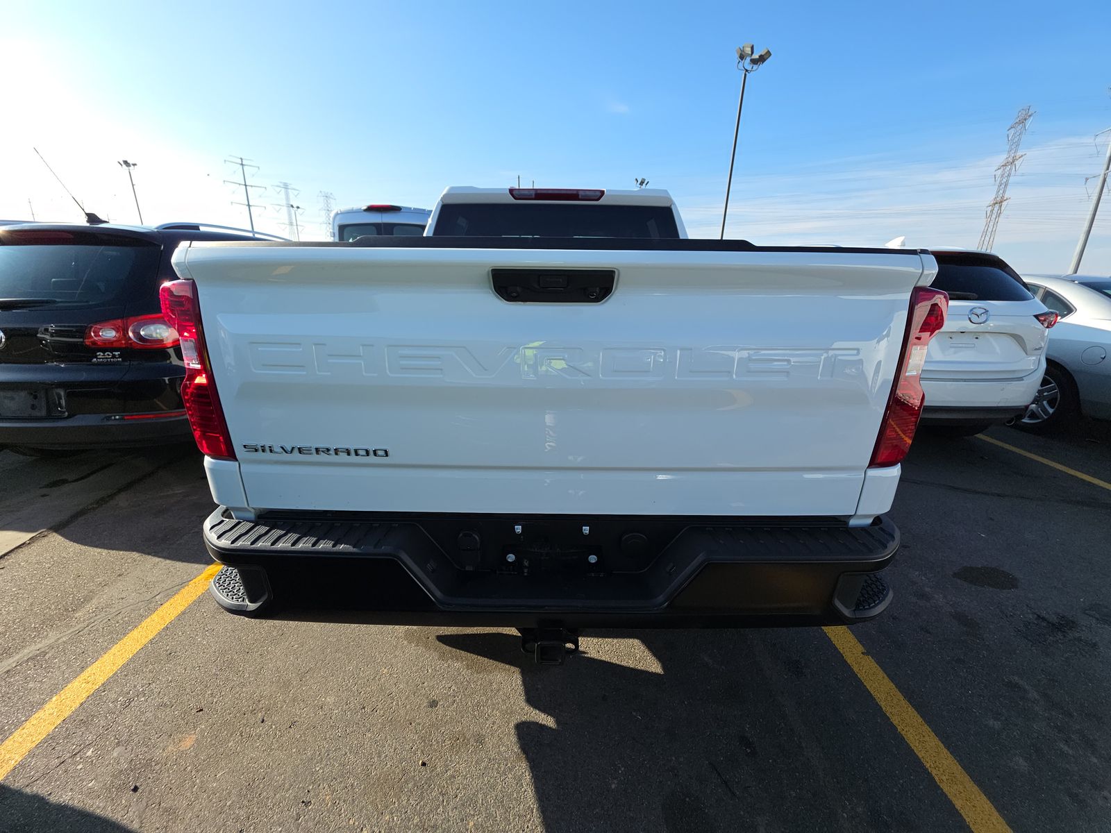 2025 CHEVY SILVERADO 1500 WT GAS WHITE SHORT BED SINGLE - Image 5